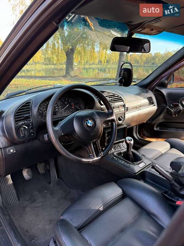 Седан BMW 3 Series 1993 в Ровно