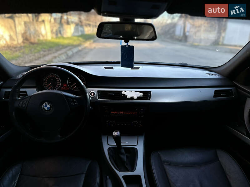 Седан BMW 3 Series 2005 в Могилев-Подольске