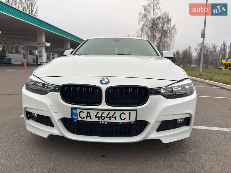 Седан BMW 3 Series 2016 в Киеве