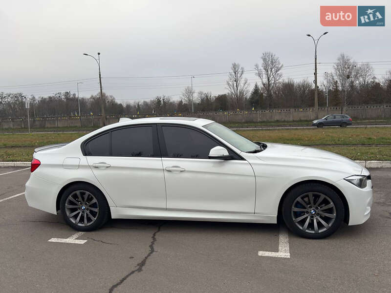 Седан BMW 3 Series 2016 в Киеве