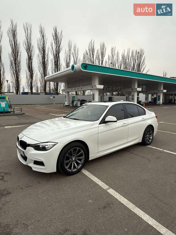 Седан BMW 3 Series 2016 в Киеве