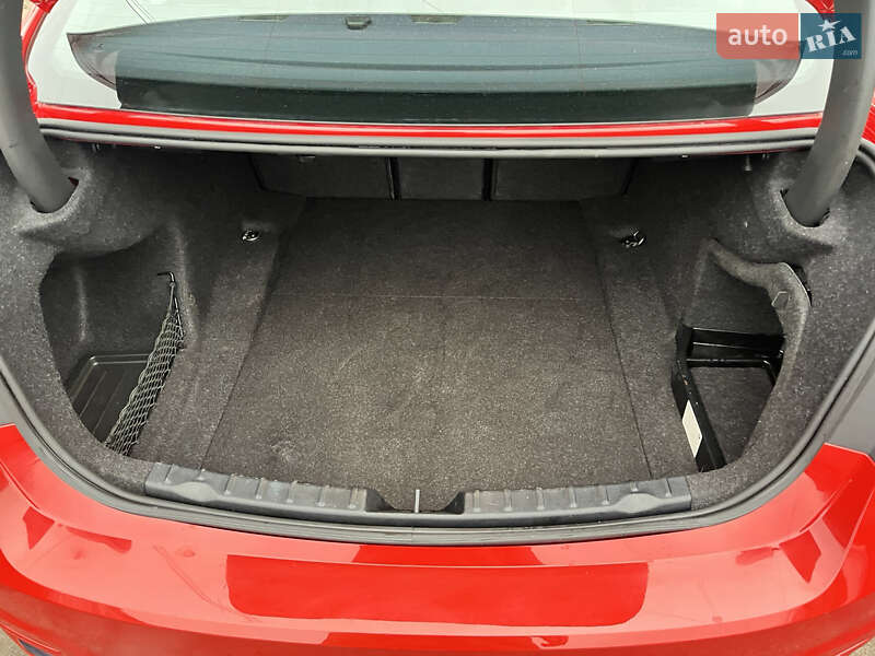 Седан BMW 3 Series 2018 в Києві