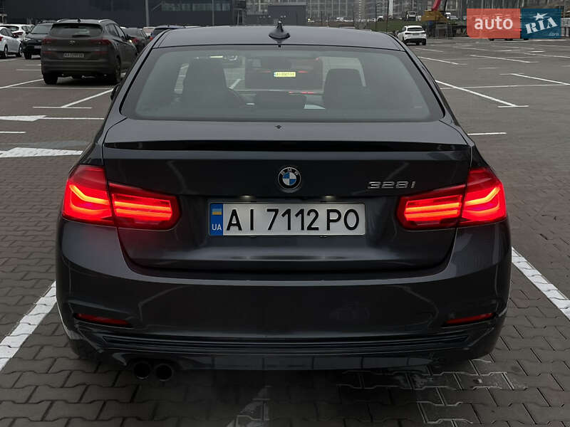 Седан BMW 3 Series 2015 в Києві