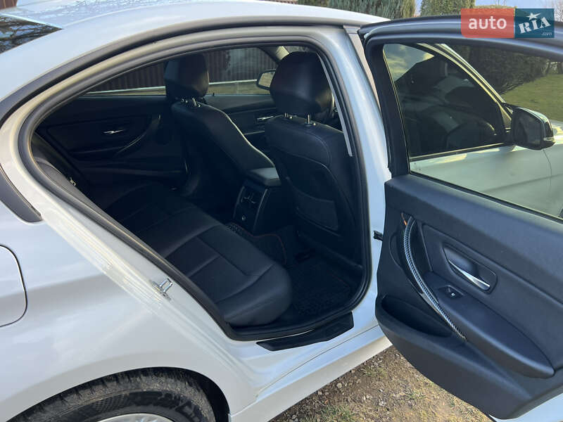 Седан BMW 3 Series 2012 в Богородчанах