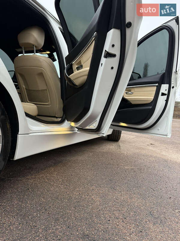 Седан BMW 3 Series 2017 в Кам'янському