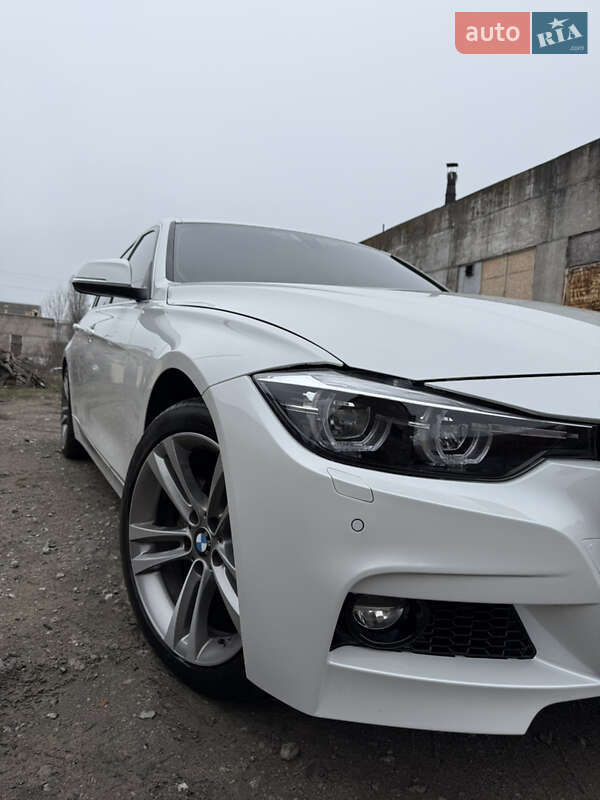 Седан BMW 3 Series 2017 в Кам'янському