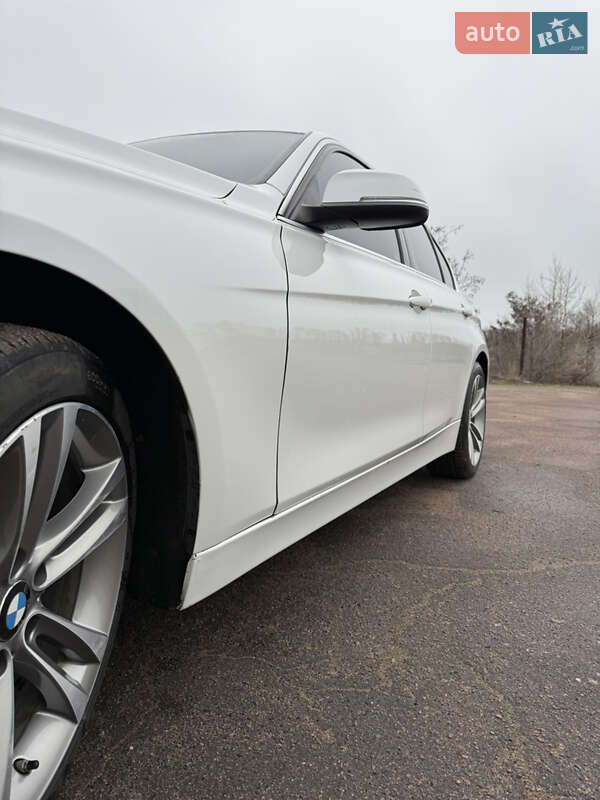 Седан BMW 3 Series 2017 в Кам'янському