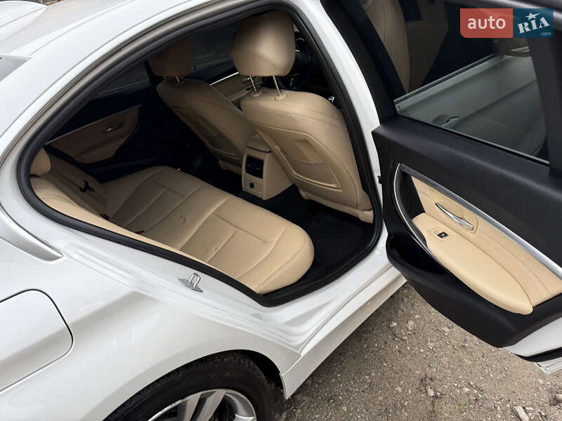 Седан BMW 3 Series 2017 в Кам'янському