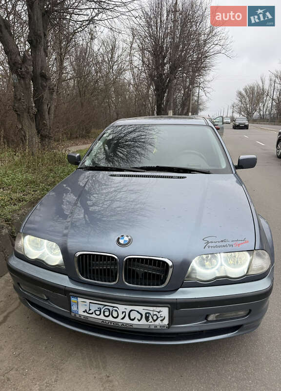 Седан BMW 3 Series 2000 в Черновцах