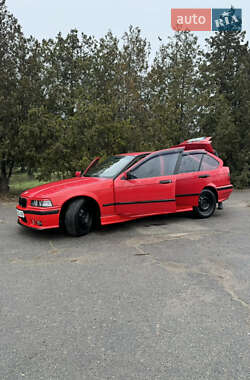 Седан BMW 3 Series 1992 в Черноморске