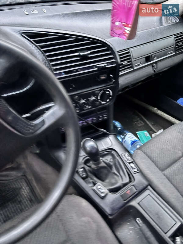 Седан BMW 3 Series 1991 в Львове