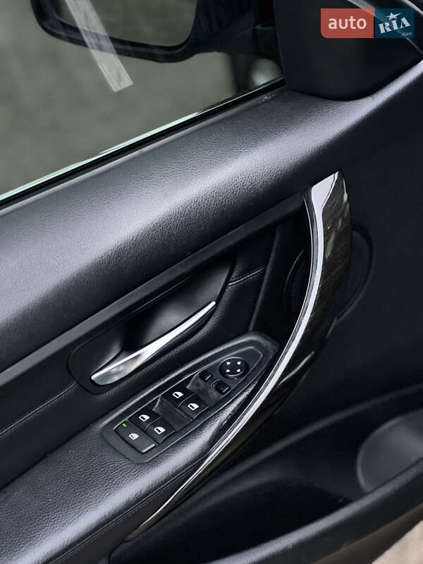 Седан BMW 3 Series 2015 в Николаеве