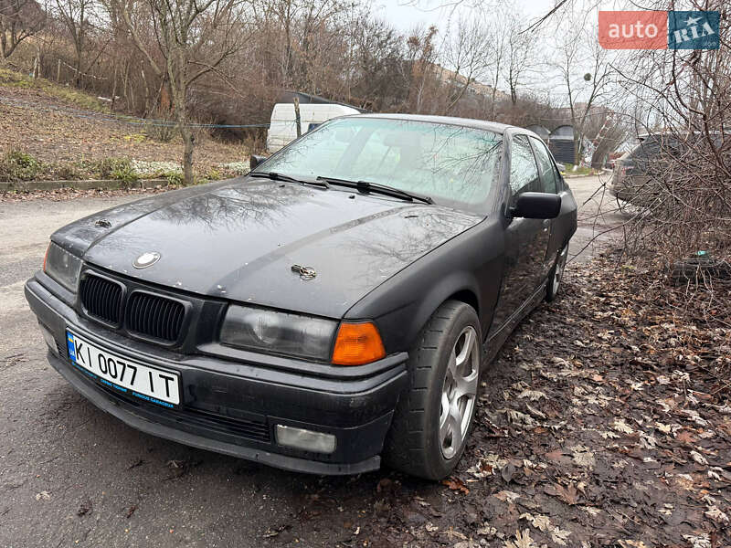 Седан BMW 3 Series 1994 в Киеве