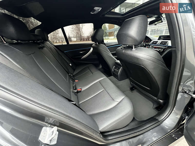 Седан BMW 3 Series 2018 в Киеве