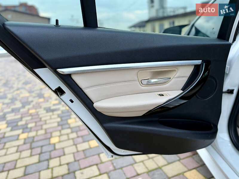 Седан BMW 3 Series 2016 в Днепре