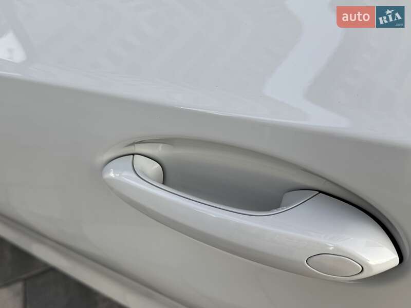 Седан BMW 3 Series 2025 в Києві