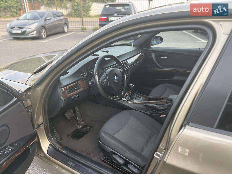 Седан BMW 3 Series 2005 в Киеве