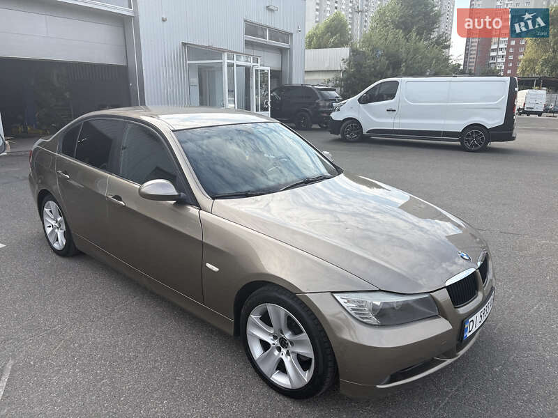 Седан BMW 3 Series 2005 в Киеве