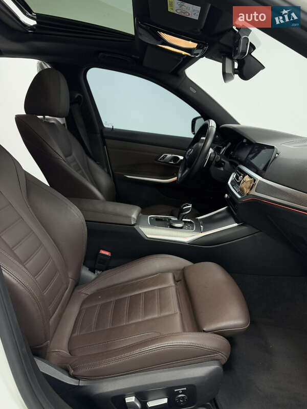 Седан BMW 3 Series 2020 в Одессе