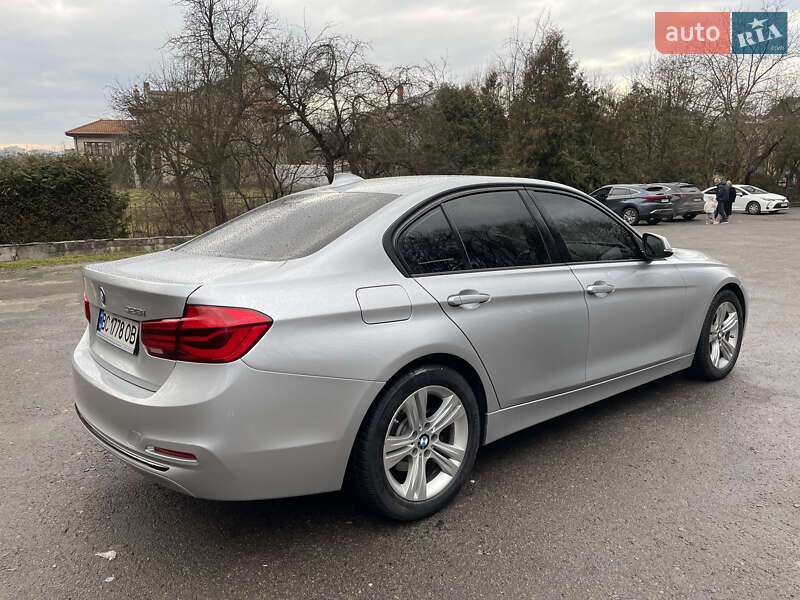 Седан BMW 3 Series 2015 в Львові