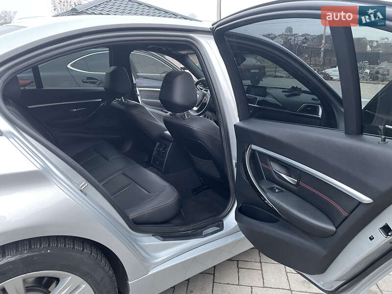 Седан BMW 3 Series 2015 в Львові