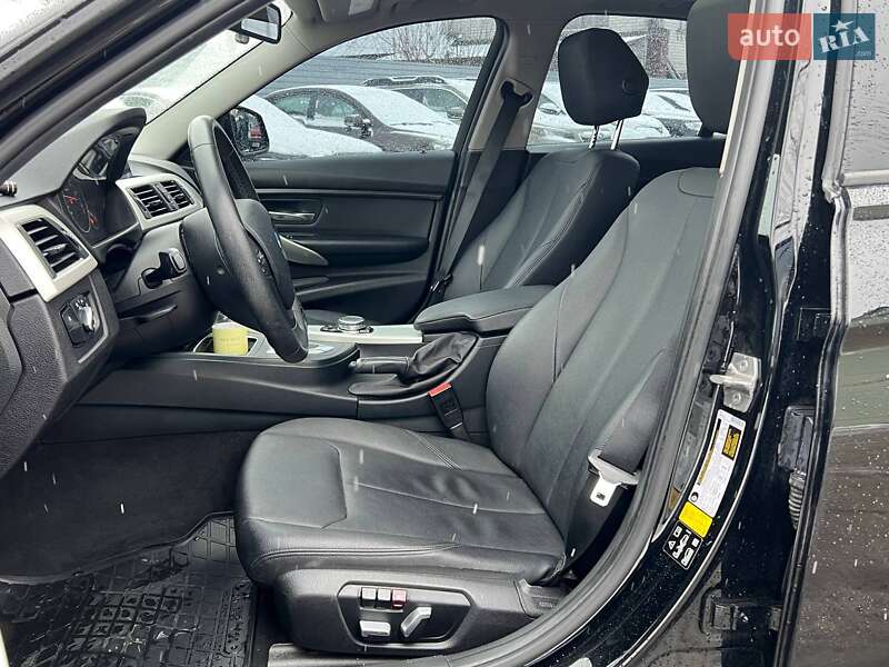 Седан BMW 3 Series 2016 в Києві