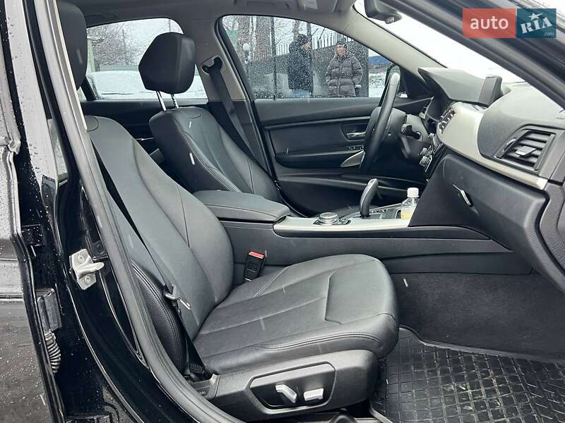 Седан BMW 3 Series 2016 в Києві