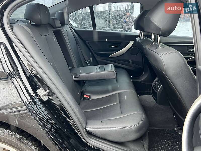 Седан BMW 3 Series 2016 в Києві