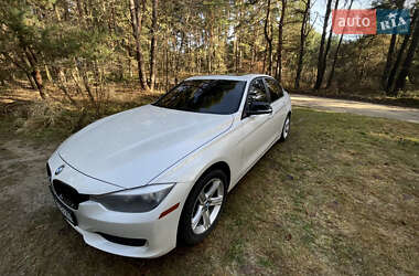 Седан BMW 3 Series 2015 в Львові
