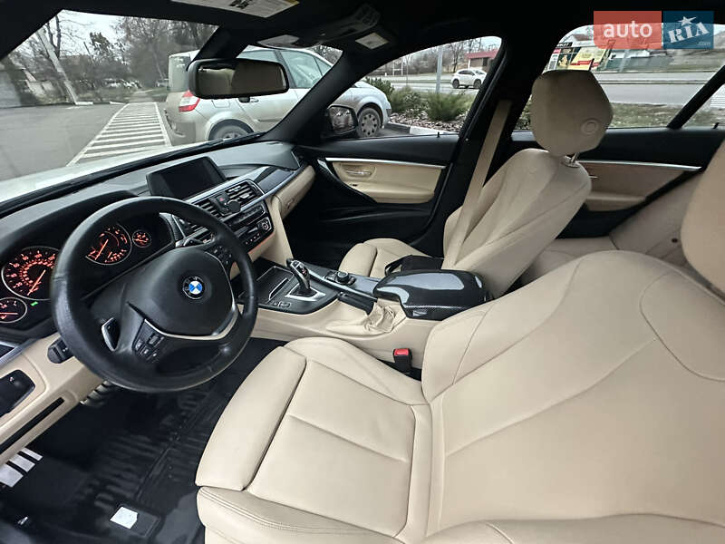 Седан BMW 3 Series 2017 в Харкові