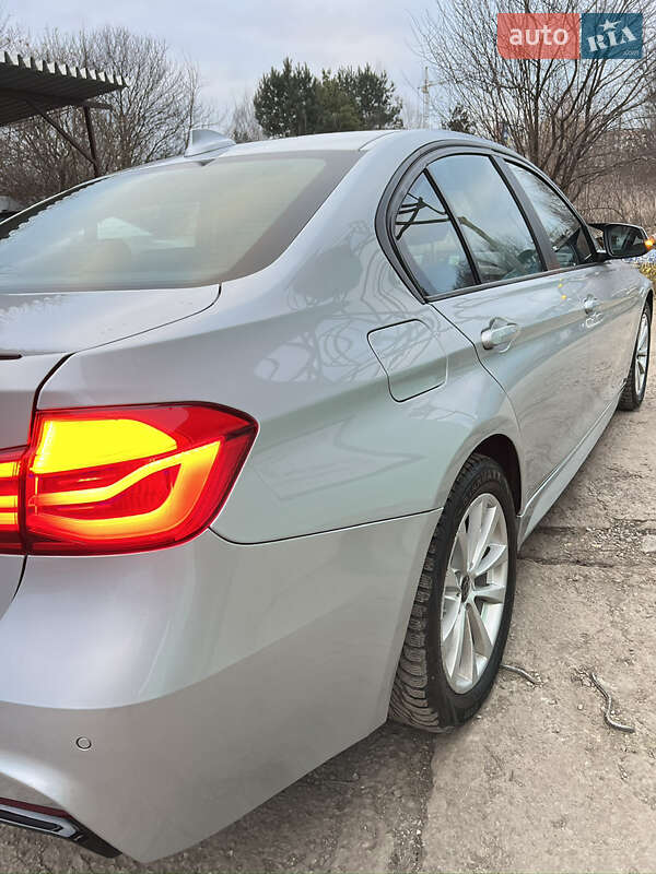 Седан BMW 3 Series 2016 в Хмельницком