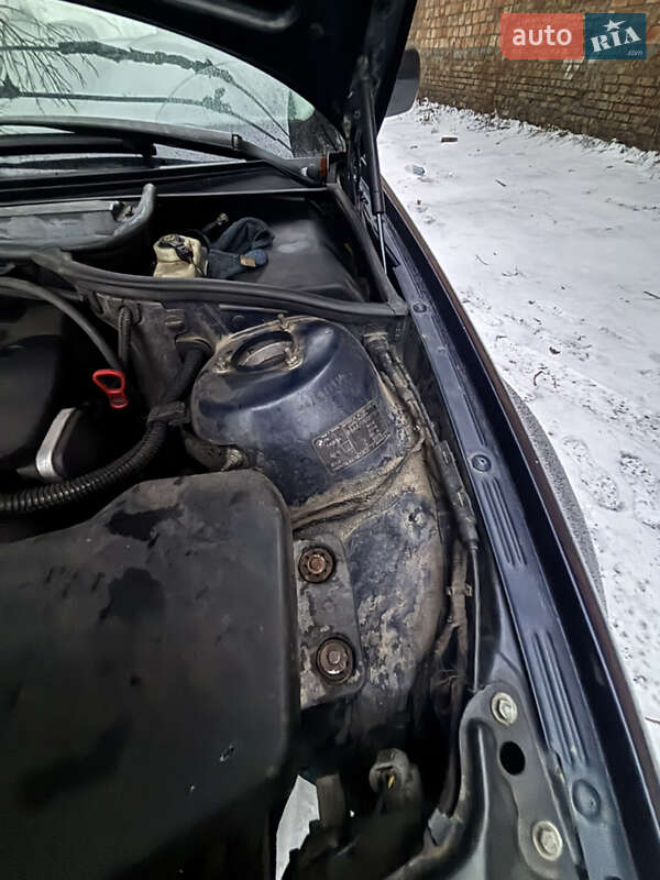 Седан BMW 3 Series 2002 в Києві