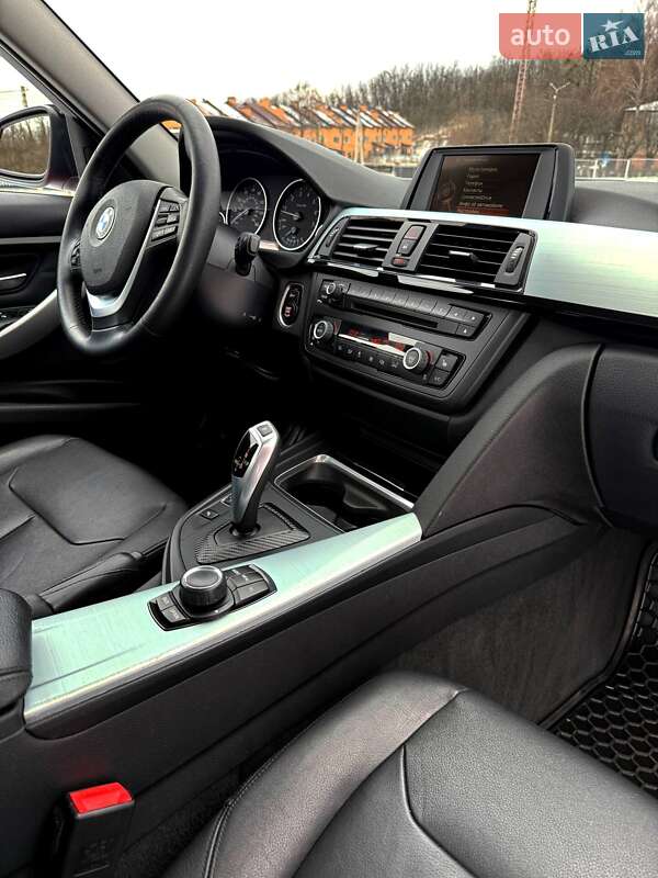 Седан BMW 3 Series 2015 в Обухове