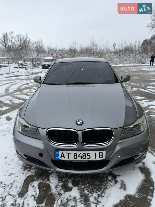 Седан BMW 3 Series 2009 в Івано-Франківську