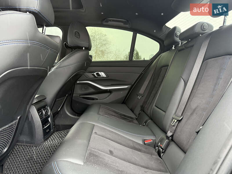 Седан BMW 3 Series 2022 в Дніпрі