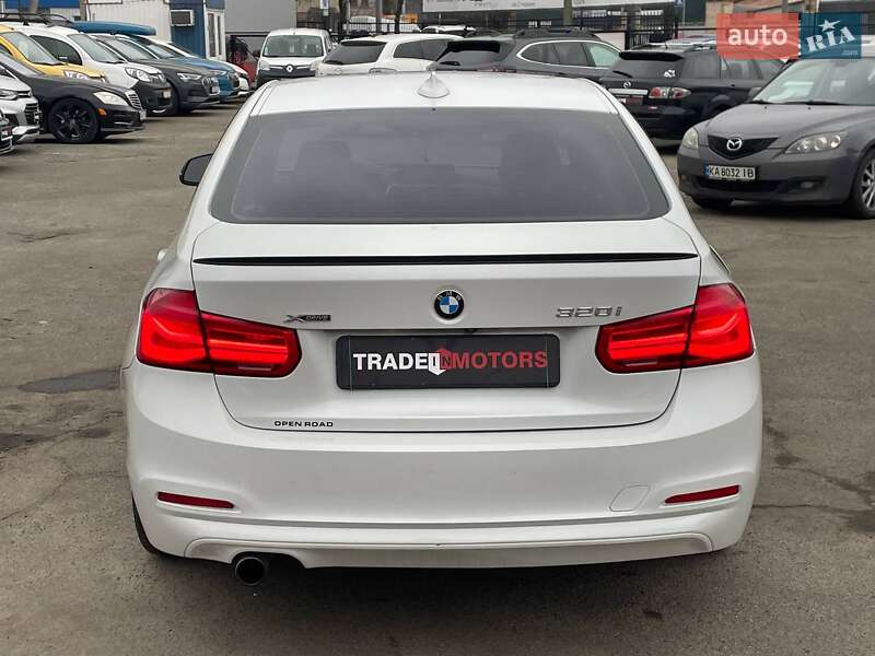 Седан BMW 3 Series 2017 в Киеве