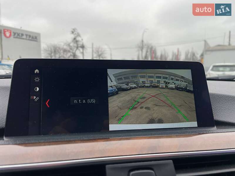 Седан BMW 3 Series 2017 в Киеве