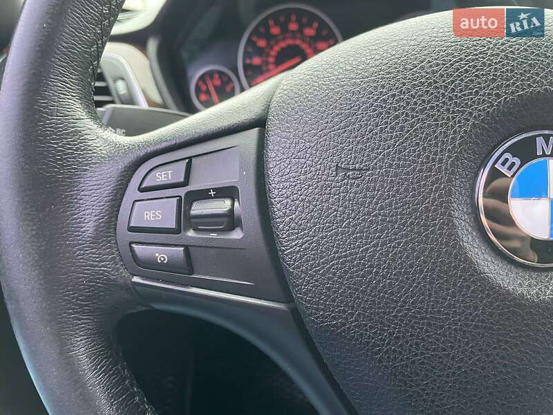 Седан BMW 3 Series 2017 в Киеве