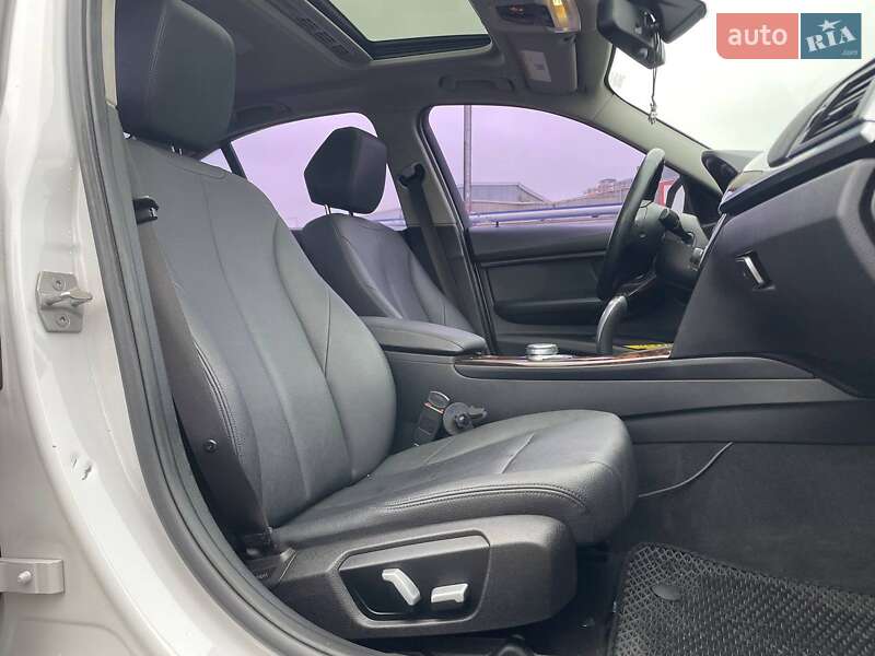 Седан BMW 3 Series 2017 в Киеве