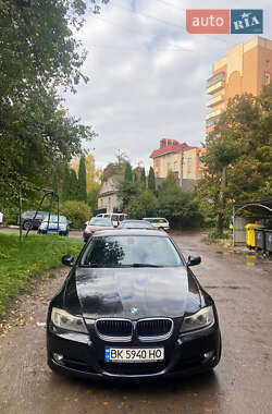 Седан BMW 3 Series 2010 в Ровно