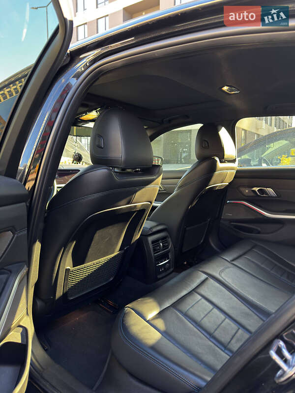 Седан BMW 3 Series 2019 в Киеве