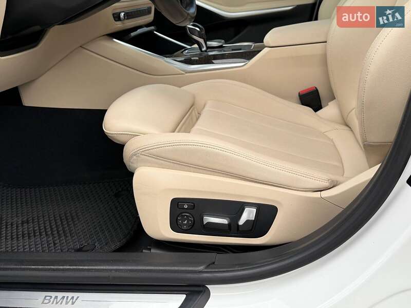 Седан BMW 3 Series 2020 в Києві