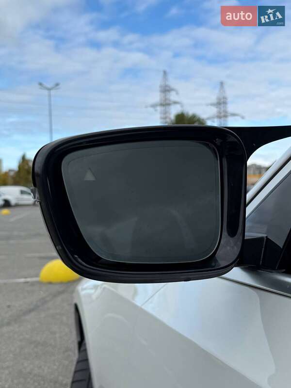 Седан BMW 3 Series 2020 в Києві