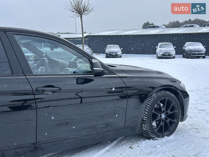 Седан BMW 3 Series 2013 в Львове