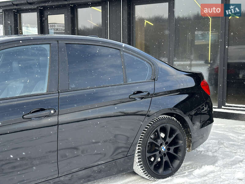 Седан BMW 3 Series 2013 в Львове