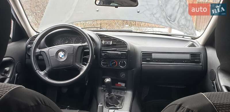 Седан BMW 3 Series 1995 в Киеве фото 2 Седан BMW 3 Series 1995 в Киеве