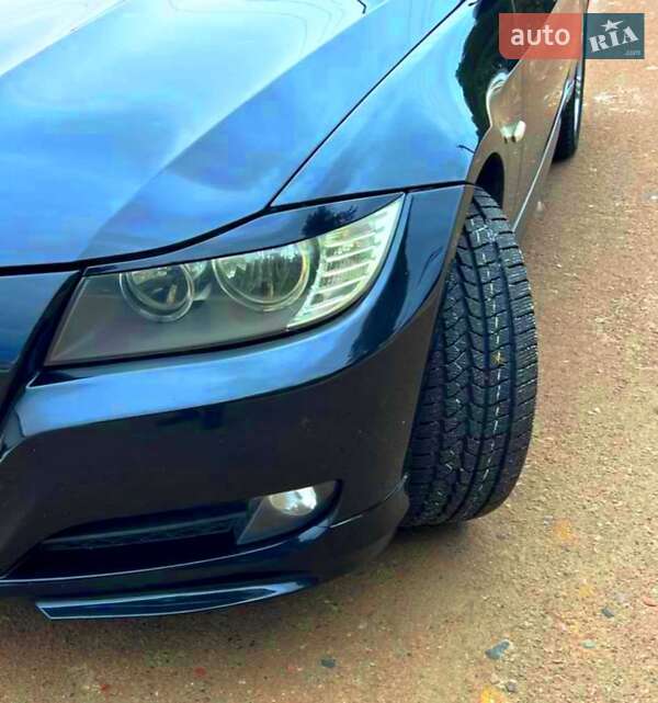 Седан BMW 3 Series 2009 в Сарнах