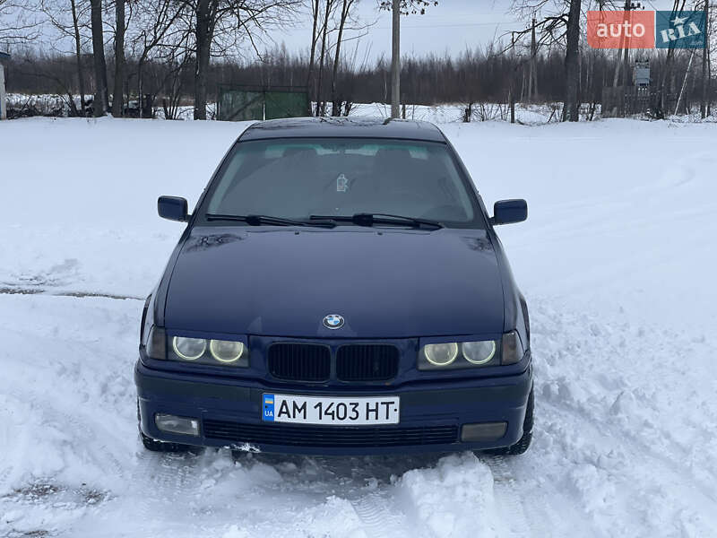 Седан BMW 3 Series 1996 в Емильчине