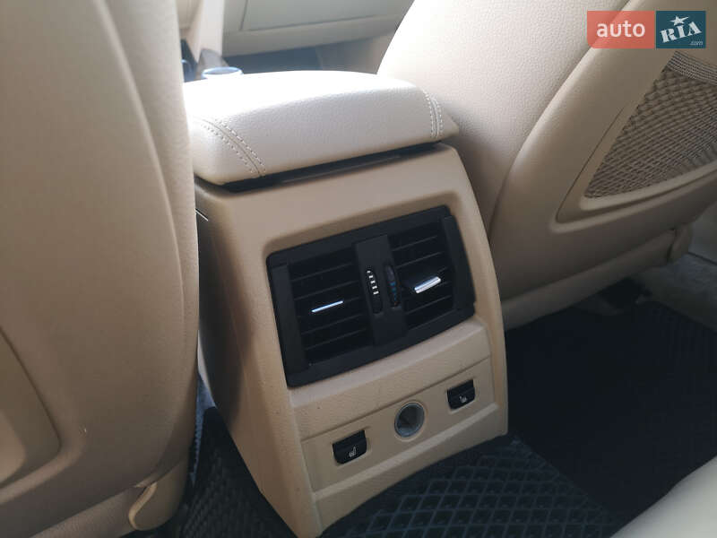 Седан BMW 3 Series 2013 в Калуші