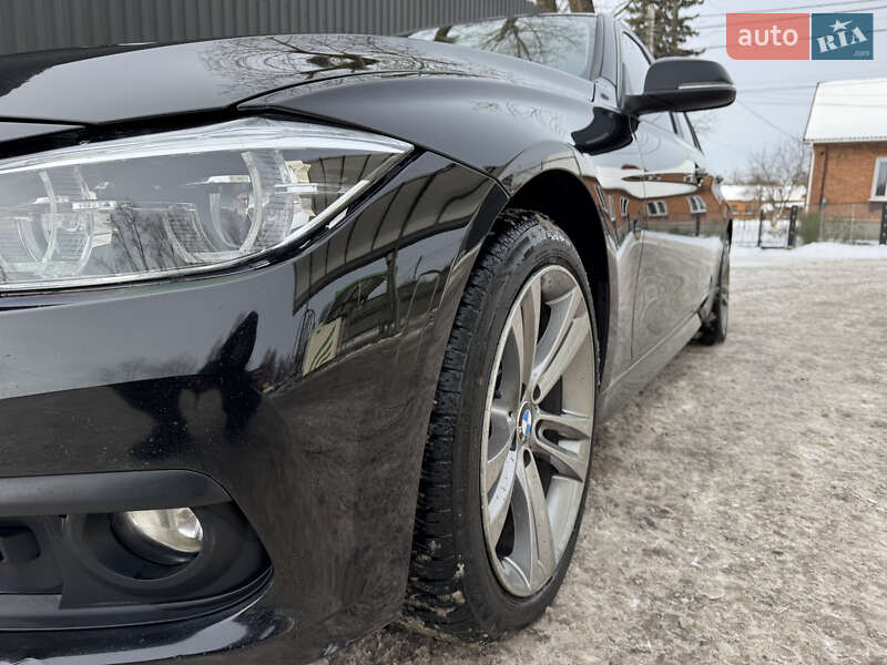 Седан BMW 3 Series 2017 в Хмельницком